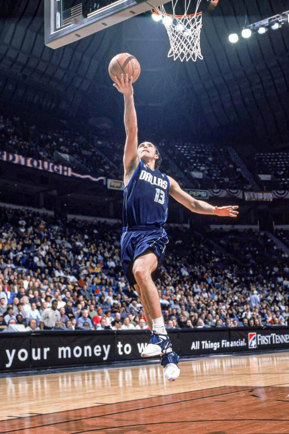 包含菲尼克斯太阳训练开放日，赛后伤情更新引欢呼，全明星赛在即，资深球员宣示担当的词条