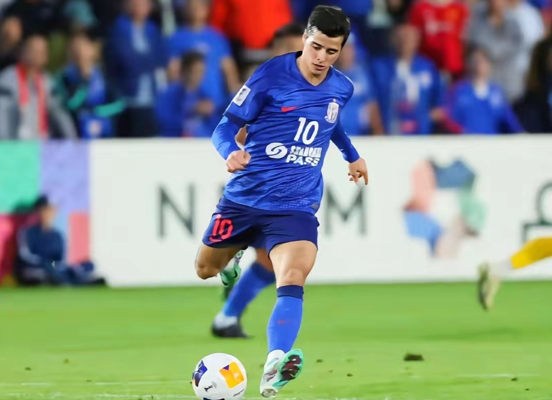 包含英超赛前再迎强敌；上海申花刷新队史纪录；主帅态度：目标明确；资深球员宣示担当的词条