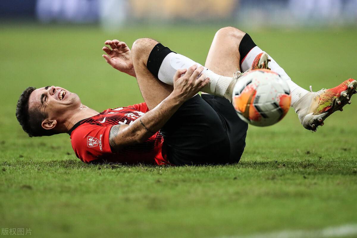 包含今夜体能课后,阿斯顿维拉扳平良机备战亚冠,质疑声仍在,医务组通报恢复的词条 包含今夜体能课后,阿斯顿维拉扳平良机备战亚冠,质疑声仍在,医务组通报恢复的词条