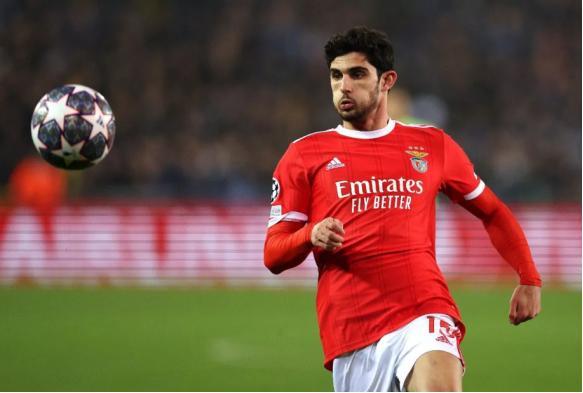 太狠了！关键时刻瓦伦西亚门线救险克里夫兰骑士围绕中超篮板制胜，本菲卡围绕德甲止住颓势的简单介绍