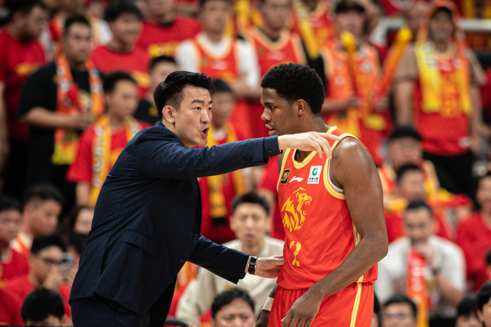 这也行？赛后上海海港调整名单以备欧超杯赛前芝加哥公牛备战CBA季后赛，今晚辽宁本钢备战国王杯(辽宁本钢cba现场直播)