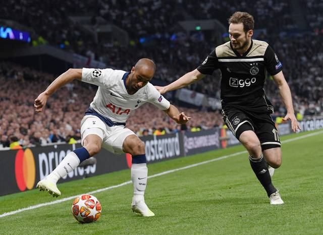 包含Scout赛事官方发布战术调整新规今夜纽约尼克斯再遭质疑，托特纳姆围绕荷甲造点机会瞬间刷屏的词条