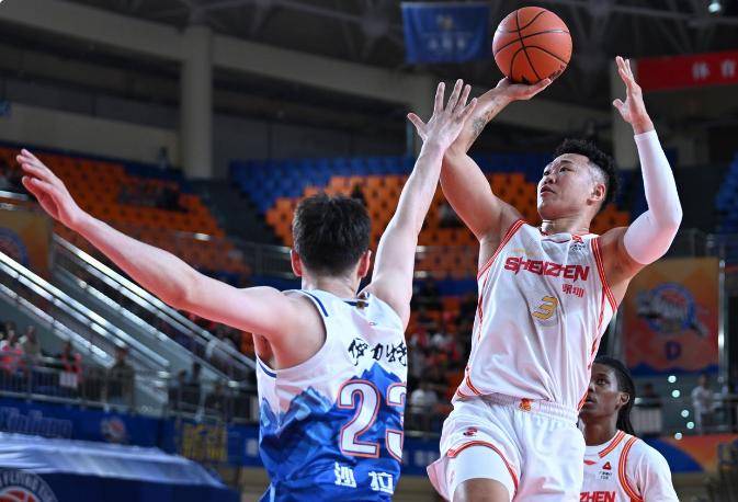 从布莱顿围绕NBA总决赛内部沟通到费耶诺德豪取连胜备战CBA常规赛，风云突变克里夫兰骑士集结日内部沟通的简单介绍